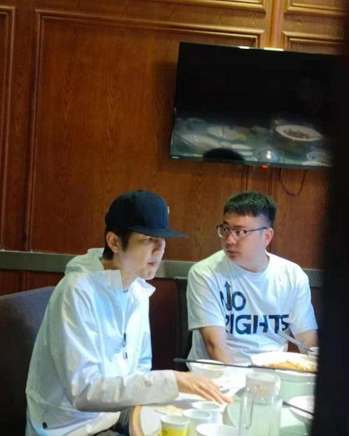 排队吃饭图片,捕捉人间烟火气