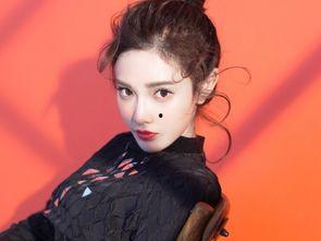 何雨婷个人资料照片,青春洋溢的美丽面孔，揭秘她的魅力人生