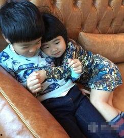 兄妹情深的图片,温馨瞬间定格