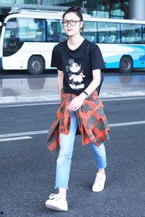 明星爬山穿衣搭配图片