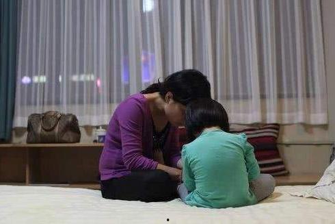 林西县打母亲男女照片,一场家庭悲剧的影像记录